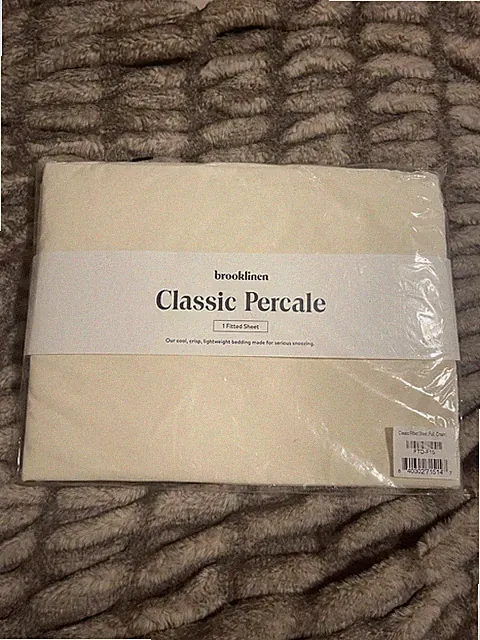 Brooklinen Classic Percale Fitted Sheet- Full Cream