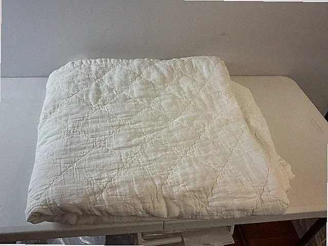 Brooklinen Quilted Linen Bedspread Coverlet Liteweight White Cottage Queen/full